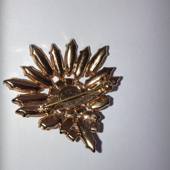 2 brooches one is a Triad signature cluster of rhinestones - Picture 6 of 8